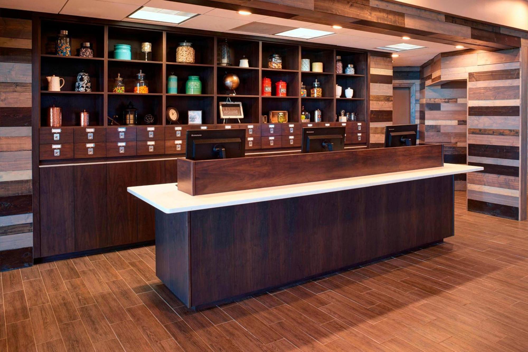 底特律诺维福朋喜来登酒店 外观 照片
